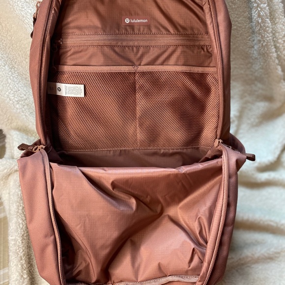Sold Lululemon Double Zip Backpack 22L Color Spiced Chai NWT - Picture 7 of 13